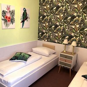 Zimmer mit zwei Einzelbetten